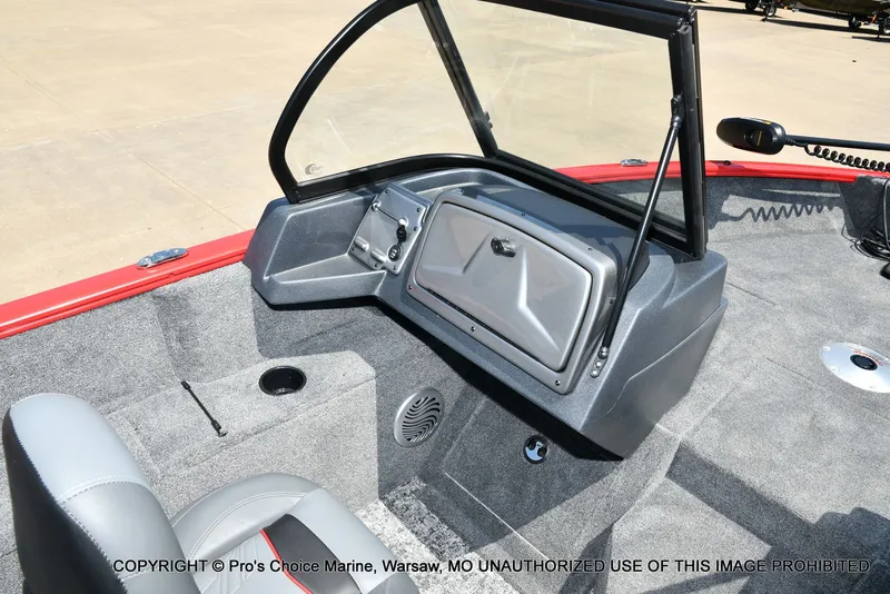 Slide: The Image of Tracker Pro Guide V-175 WT 2026 - 42