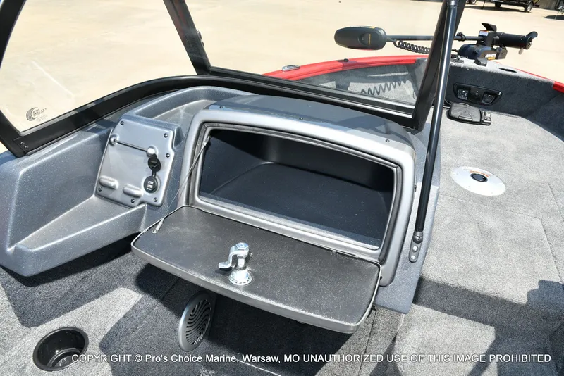 Slide: The Image of Tracker Pro Guide V-175 WT 2026 - 44