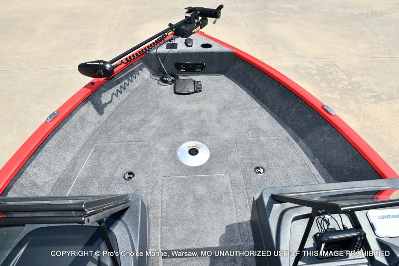 Slide: The Image of Tracker Pro Guide V-175 WT 2026 - 50