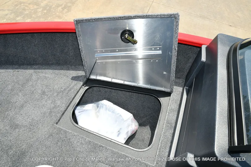 Slide: The Image of Tracker Pro Guide V-175 WT 2026 - 55