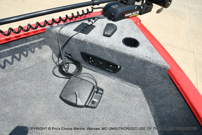 Slide: The Image of Tracker Pro Guide V-175 WT 2026 - 59