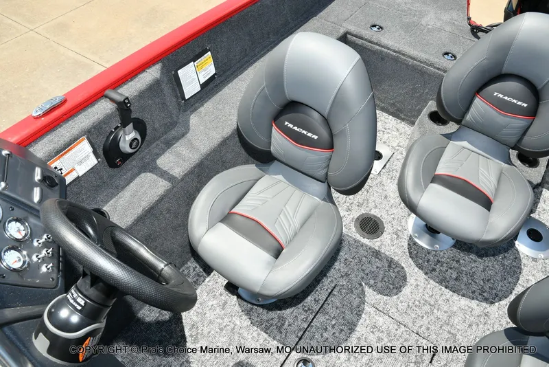 Slide: The Image of Tracker Pro Guide V-175 WT 2026 - 61