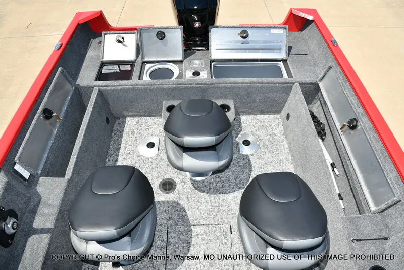 Slide: The Image of Tracker Pro Guide V-175 WT 2026 - 66