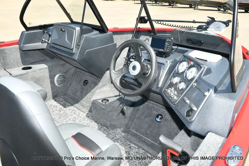 Slide: The Image of Tracker Pro Guide V-175 WT 2026 - 7