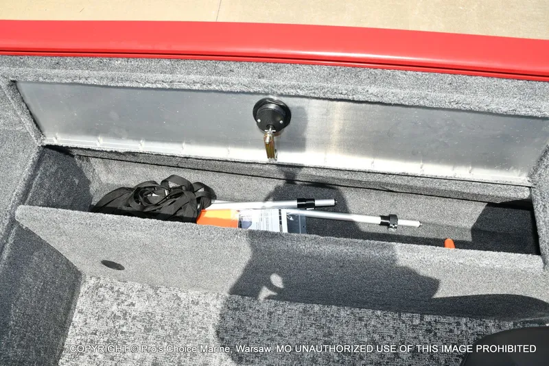 Slide: The Image of Tracker Pro Guide V-175 WT 2026 - 70