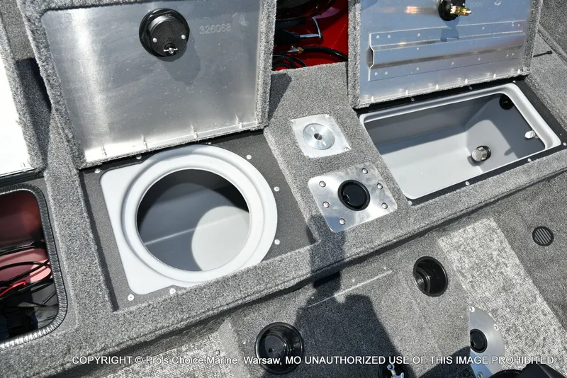 Slide: The Image of Tracker Pro Guide V-175 WT 2026 - 74