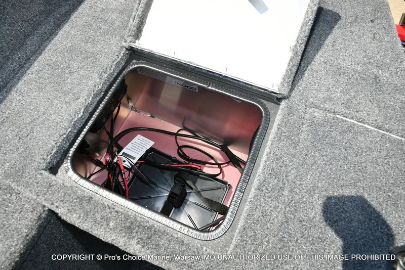 Slide: The Image of Tracker Pro Guide V-175 WT 2026 - 78