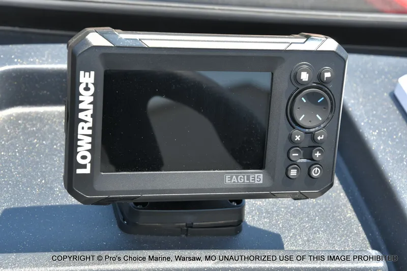 Slide: The Image of Tracker Pro Guide V-175 WT 2026 - 8