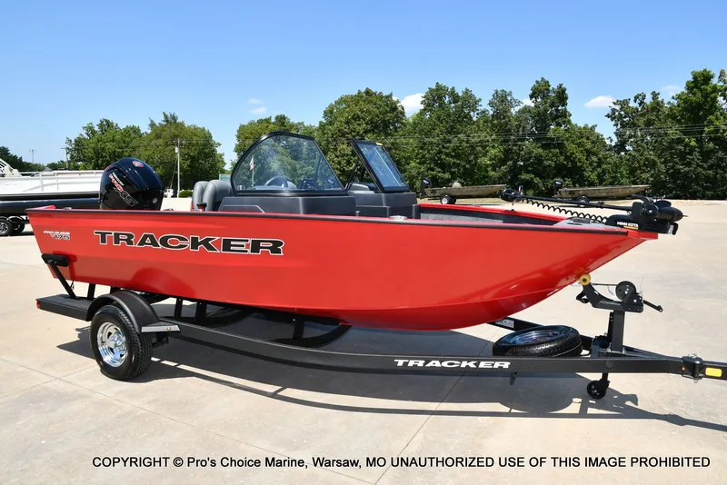 Slide: The Image of Tracker Pro Guide V-175 WT 2026 - 80