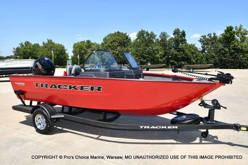 Slide: The Image of Tracker Pro Guide V-175 WT 2026 - 82