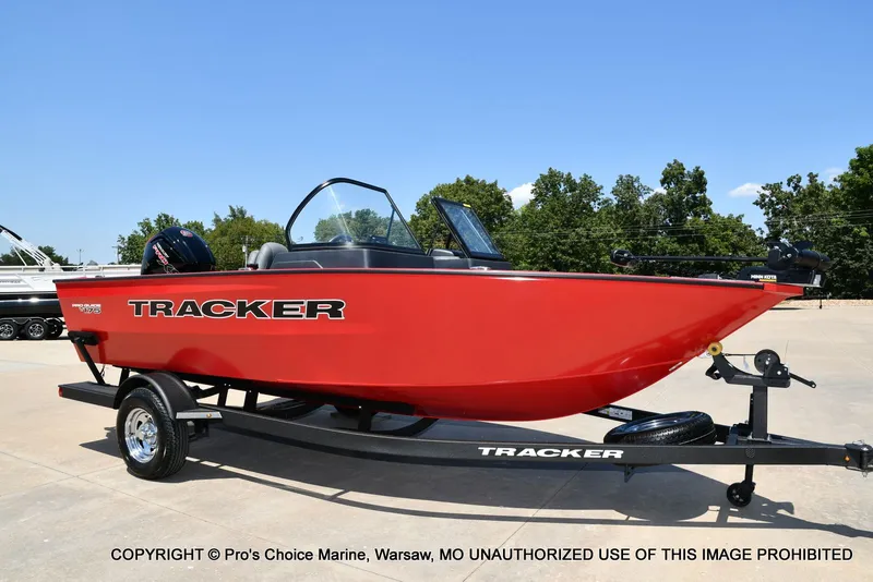 Slide: The Image of Tracker Pro Guide V-175 WT 2026 - 83