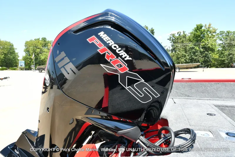 Slide: The Image of Tracker Pro Guide V-175 WT 2026 - 85