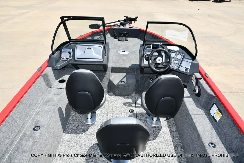 Slide: The Image of Tracker Pro Guide V-175 WT 2026 - 9