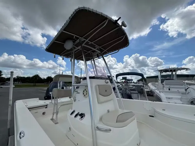 Slide: The Image of NauticStar 2400 Sport 2017 - 8