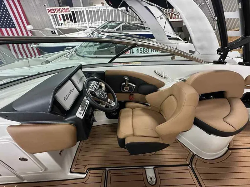 Slide: The Image of Crownline Boats Eclipse E255 2026 - 10