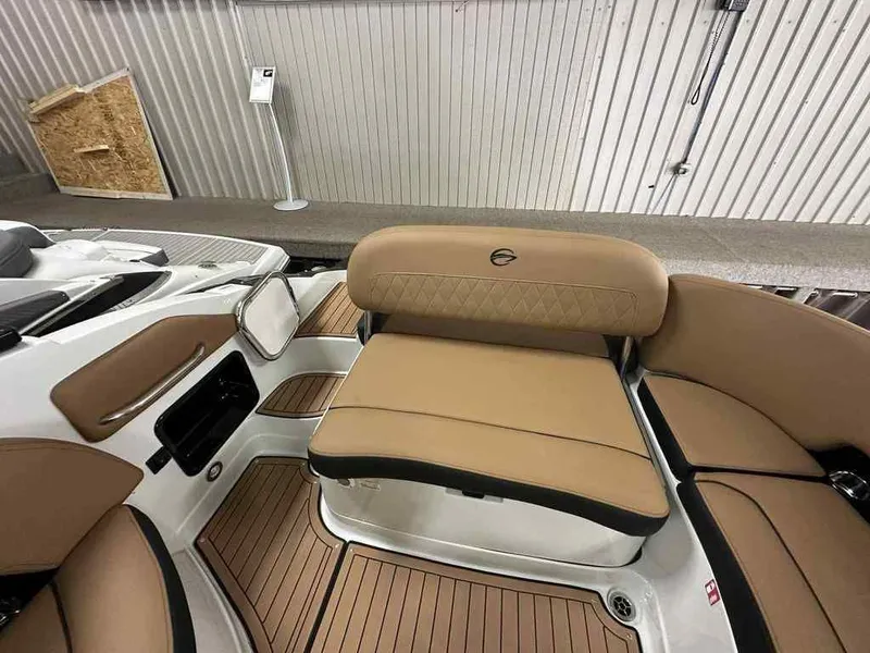 Slide: The Image of Crownline Boats Eclipse E255 2026 - 17