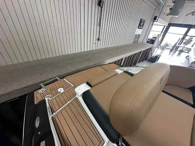 Slide: The Image of Crownline Boats Eclipse E255 2026 - 19