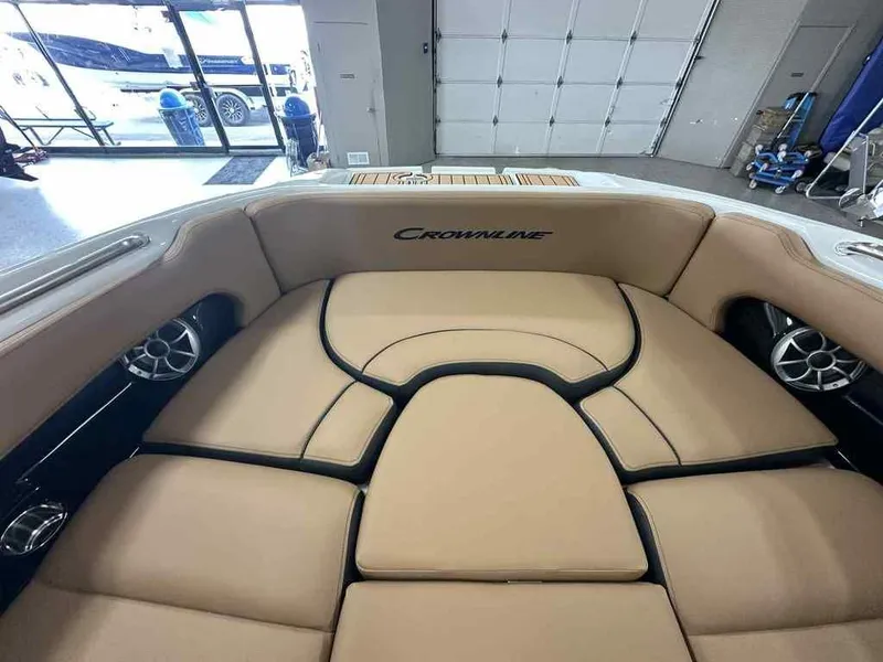 Slide: The Image of Crownline Boats Eclipse E255 2026 - 6