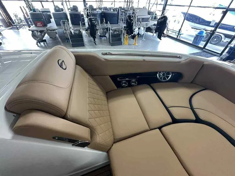 Slide: The Image of Crownline Boats Eclipse E255 2026 - 7