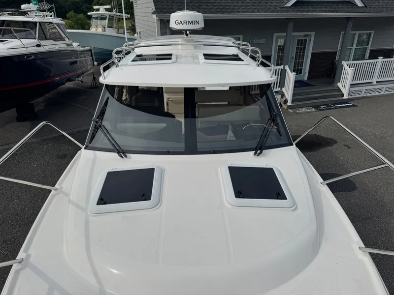 Slide: The Image of Cutwater C-248 Coupe 2025 - 9