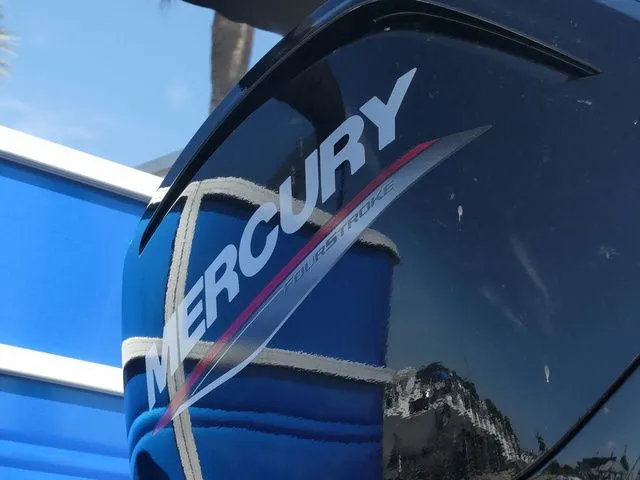 Slide: The Image of Sun Tracker Party Barge 18 DLX 2026 - 11