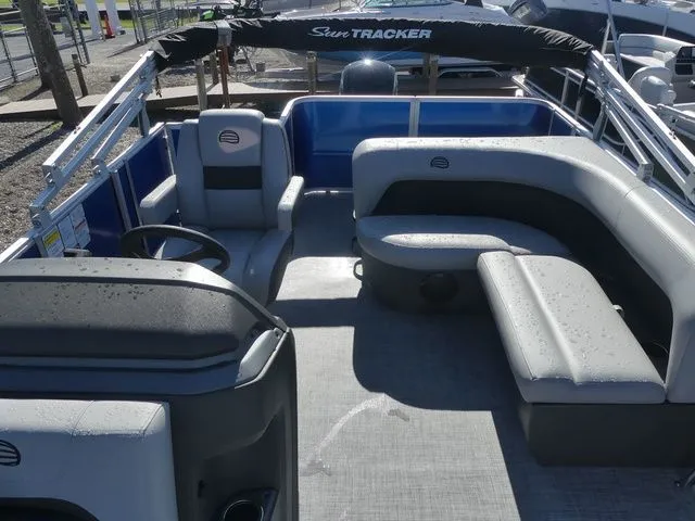 Slide: The Image of Sun Tracker Party Barge 18 DLX 2026 - 13