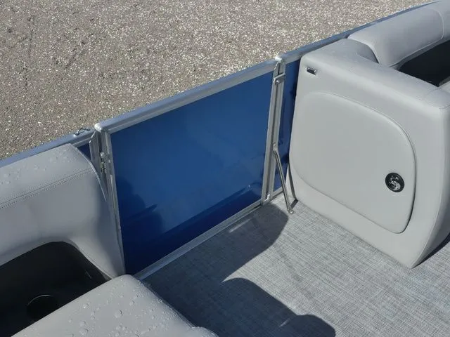 Slide: The Image of Sun Tracker Party Barge 18 DLX 2026 - 15