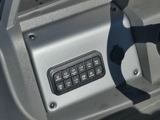 Slide: The Image of Sun Tracker Party Barge 18 DLX 2026 - 21