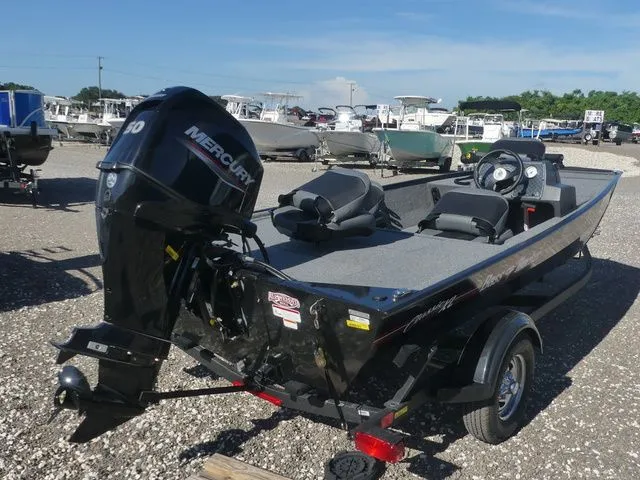 Slide: The Image of Tracker Bass Tracker Classic XL 2026 - 4