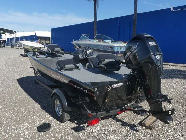 Slide: The Image of Tracker Bass Tracker Classic XL 2026 - 6