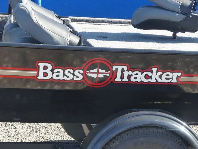 Slide: The Image of Tracker Bass Tracker Classic XL 2026 - 8