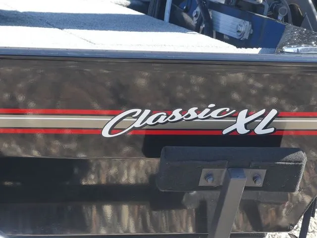 Slide: The Image of Tracker Bass Tracker Classic XL 2026 - 9