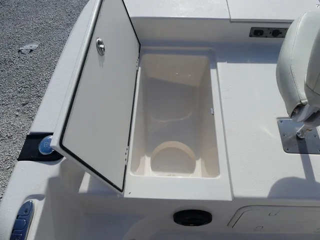 Slide: The Image of Carolina 17 LS 2022 - 17