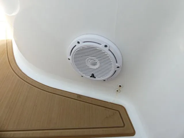 Slide: The Image of Sea Hunt Ultra 239 SE 2021 - 15