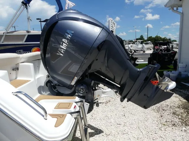 Slide: The Image of Sea Hunt Ultra 239 SE 2021 - 5