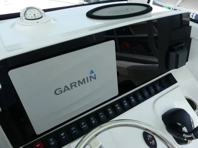 Slide: The Image of Sea Hunt Ultra 239 SE 2021 - 8