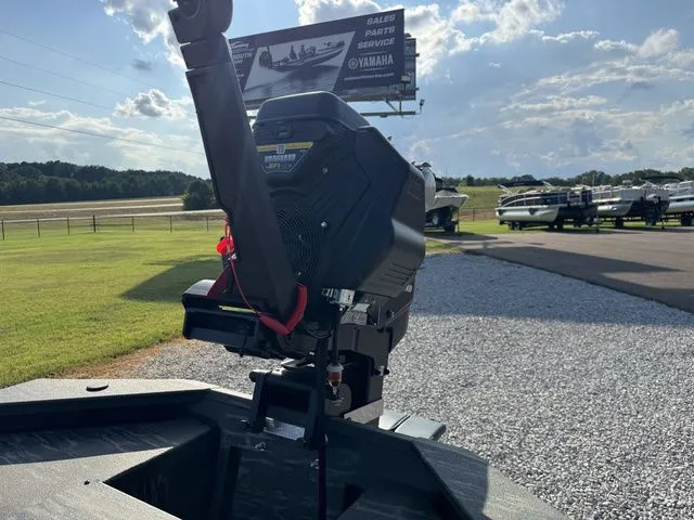 Slide: The Image of War Eagle 750 Gladiator 2026 - 10