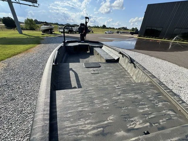 Slide: The Image of War Eagle 750 Gladiator 2026 - 6