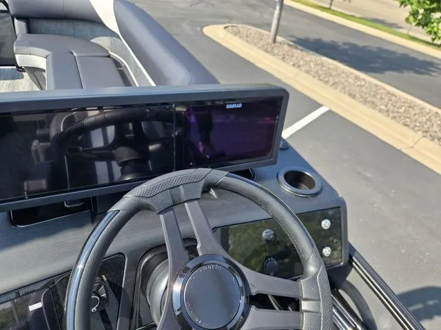 Slide: The Image of Bennington M Quad Bench 24 MFB Tritoon 2026 - 12