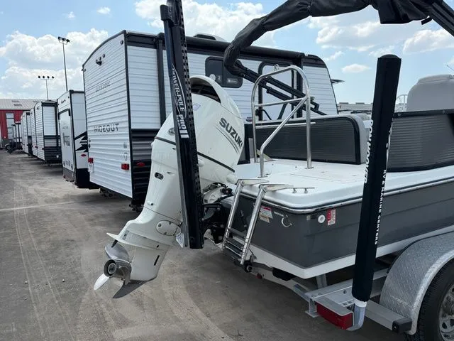 Slide: The Image of Hurricane FunDeck 198 2020 - 12