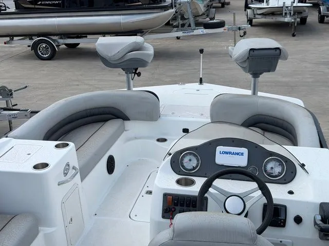 Slide: The Image of Hurricane FunDeck 198 2020 - 24