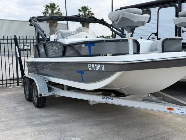 Slide: The Image of Hurricane FunDeck 198 2020 - 3