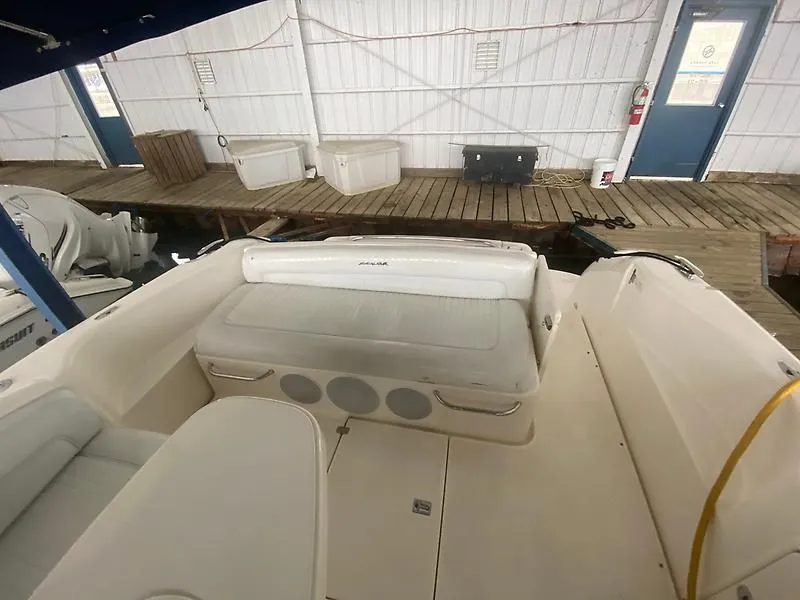 Slide: The Image of Riviera 47 EXCALIBUR 2004 - 15