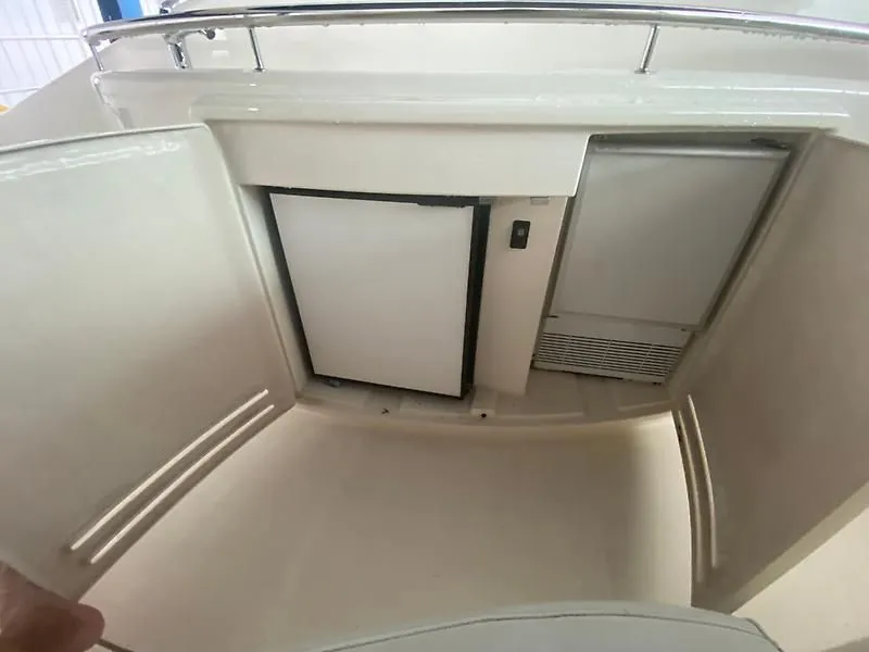 Slide: The Image of Riviera 47 EXCALIBUR 2004 - 16