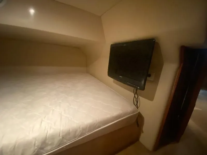 Slide: The Image of Riviera 47 EXCALIBUR 2004 - 21