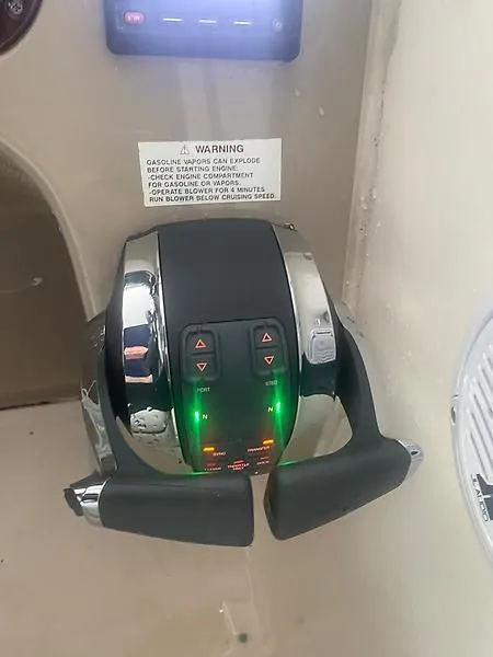 Slide: The Image of Riviera 47 EXCALIBUR 2004 - 9