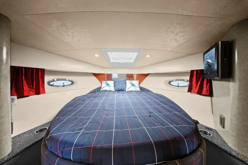 Slide: The Image of Interior of 2008 Formula 40 Performance Cruiser with cozy bed and porthole windows. - 15