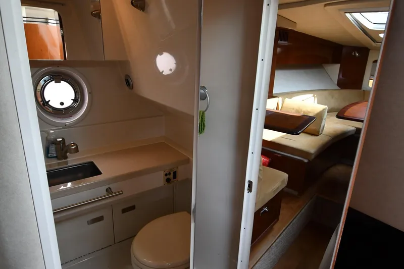 Slide: The Image of Sea Ray Sundancer 310 2011 - 53