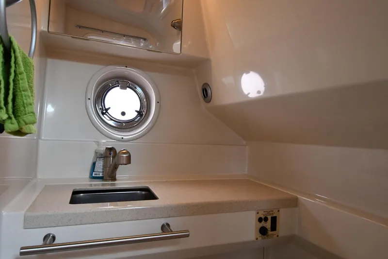 Slide: The Image of Sea Ray Sundancer 310 2011 - 54