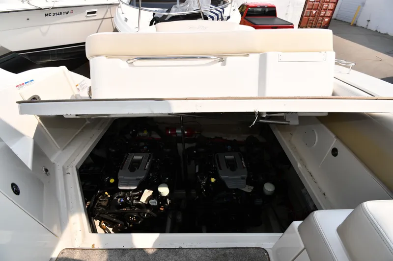 Slide: The Image of Sea Ray Sundancer 310 2011 - 61